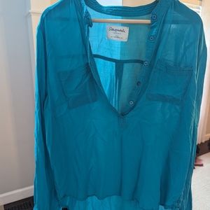 Aeropostale women's long sleeve shirt, lightweight material, real, size XL